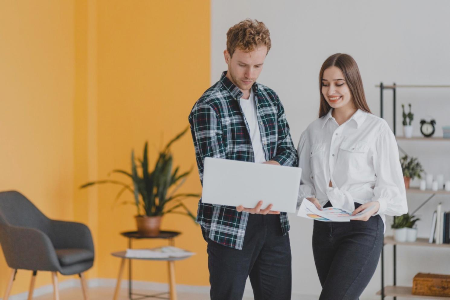 Team di lavoro durante una sessione di pianificazione strategica